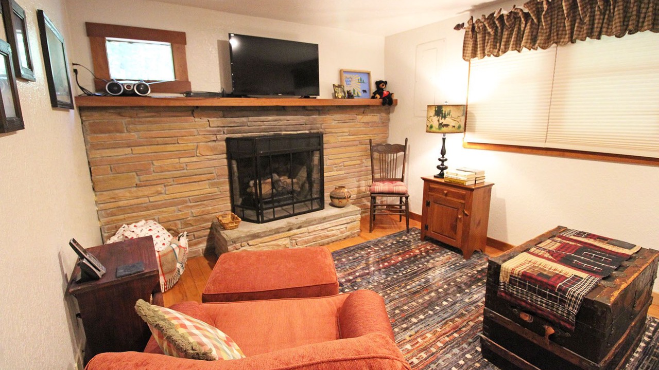 Photo of Livingroom in Almond
