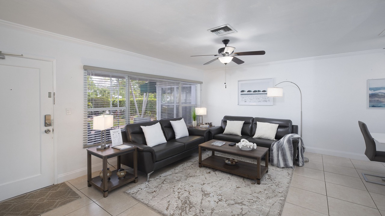 Photo of Livingroom in Dolphin Isles