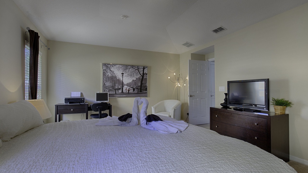 Photo of Bedroom in Watersong