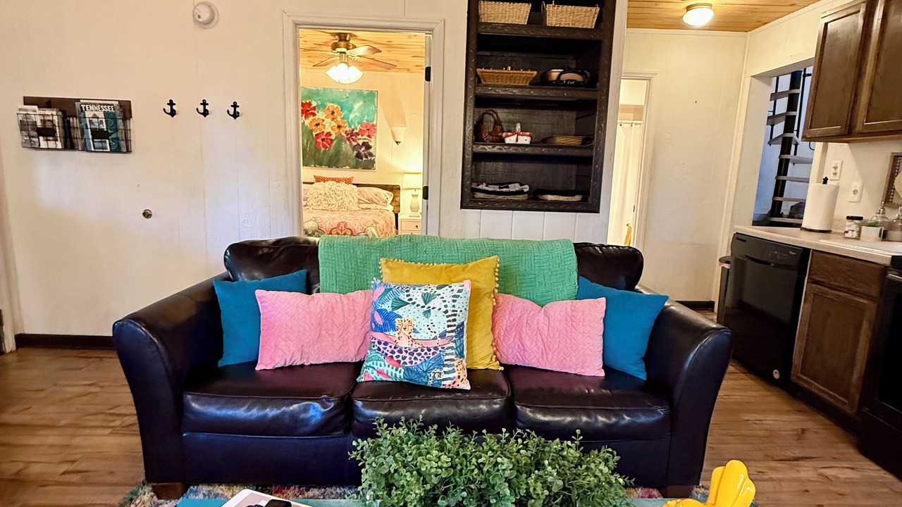 Photo of Livingroom in Roan Mountain