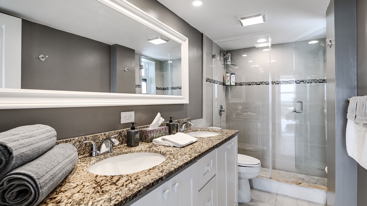 Photo of Bathroom in Galt Mile