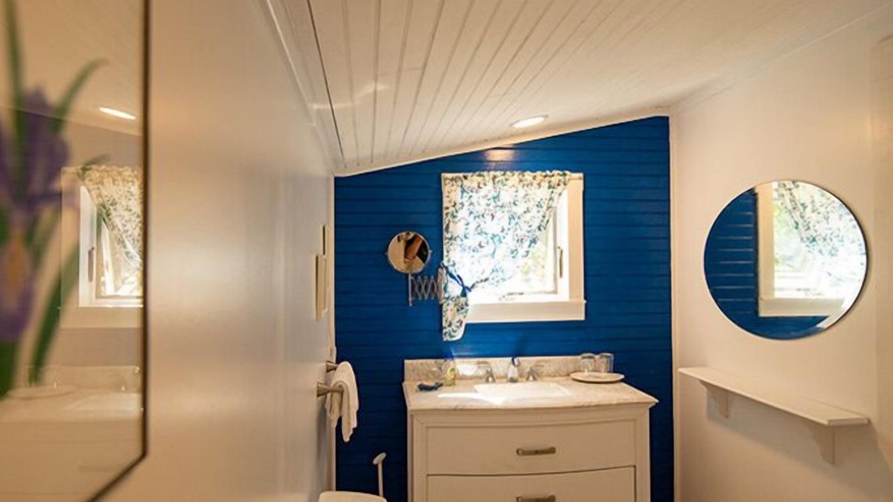 Photo of Bathroom in New Harbor