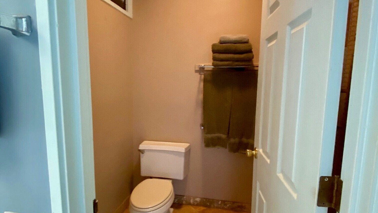 Photo of Bathroom in Maunaloa