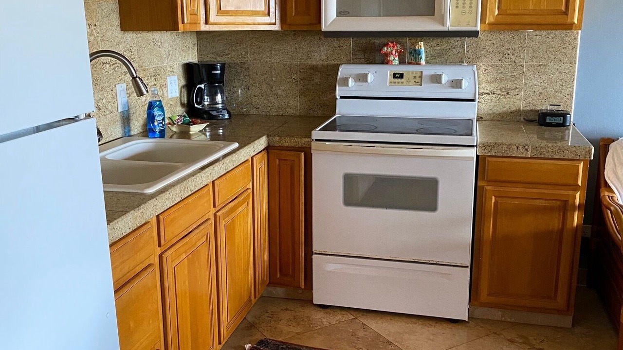 Photo of Kitchen in Maunaloa
