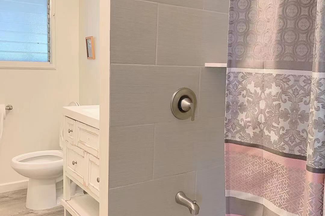 Photo of Bathroom in Makaha