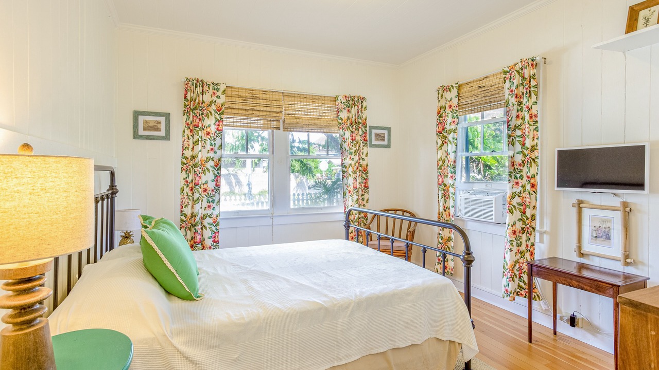 Photo of Bedroom in Diamond Head - Kapahulu - St. Louis