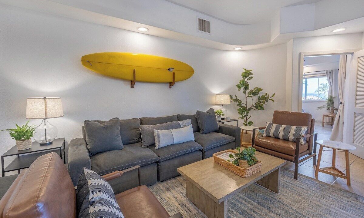 Photo of Livingroom in Kahaluu Bay
