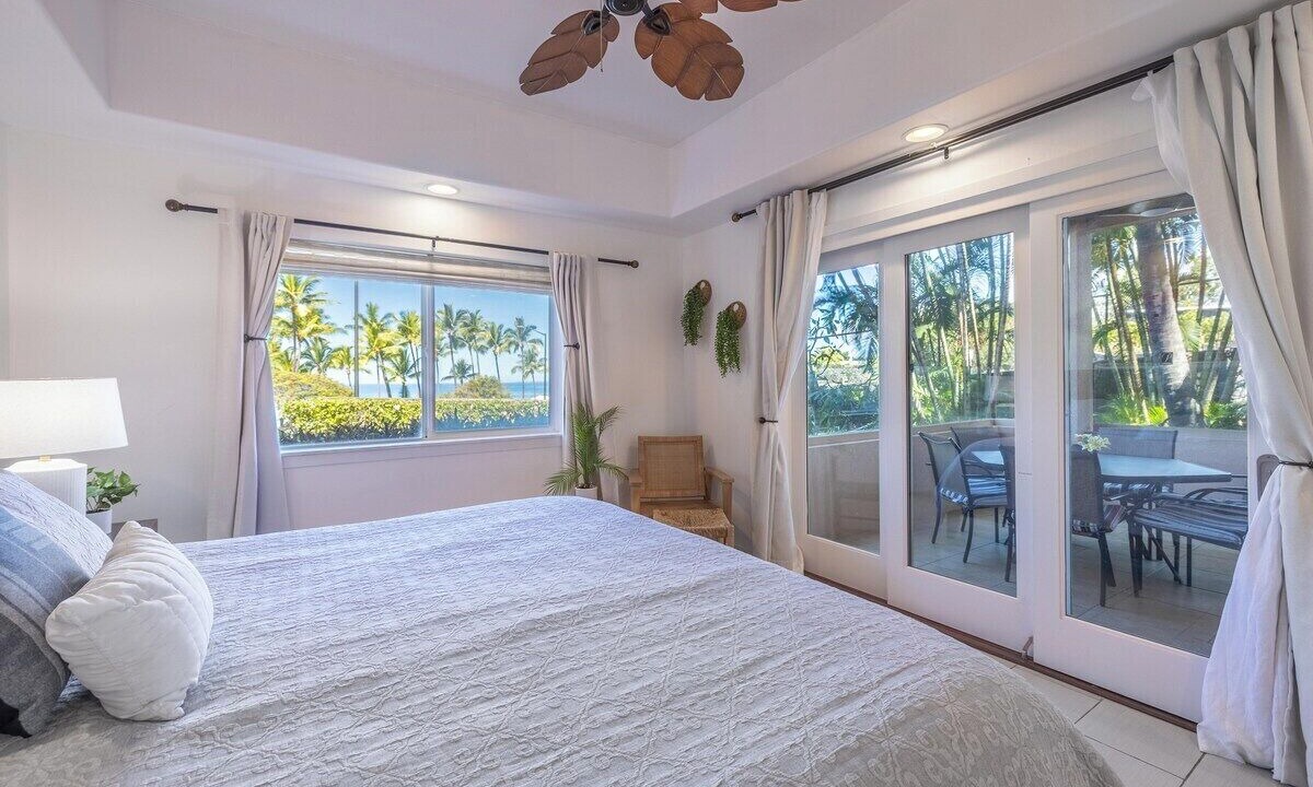 Photo of Bedroom in Kahaluu Bay