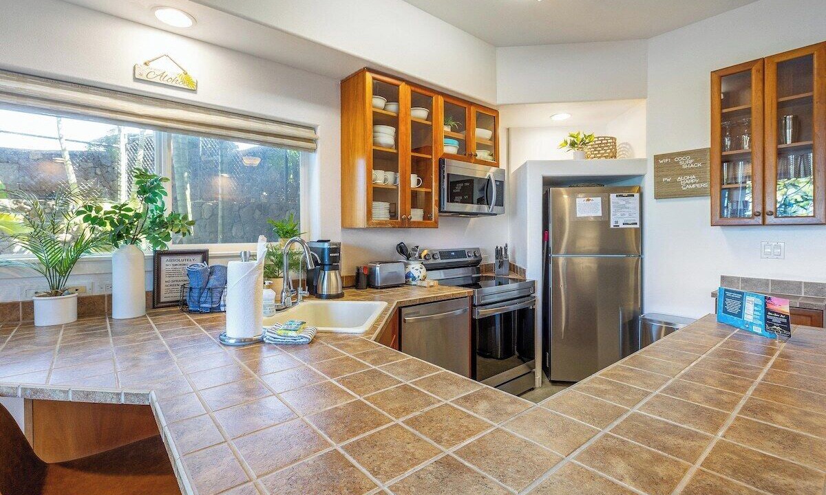 Photo of Kitchen in Kahaluu Bay