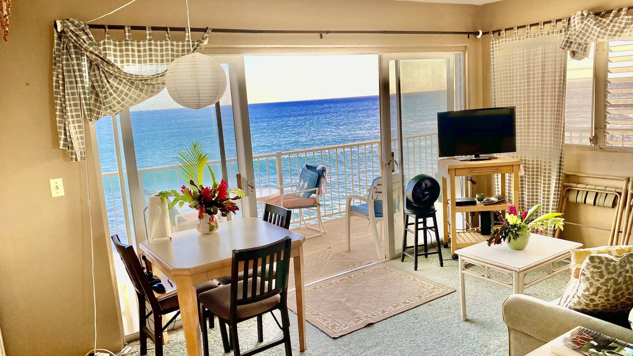 Photo of Livingroom in Makaha