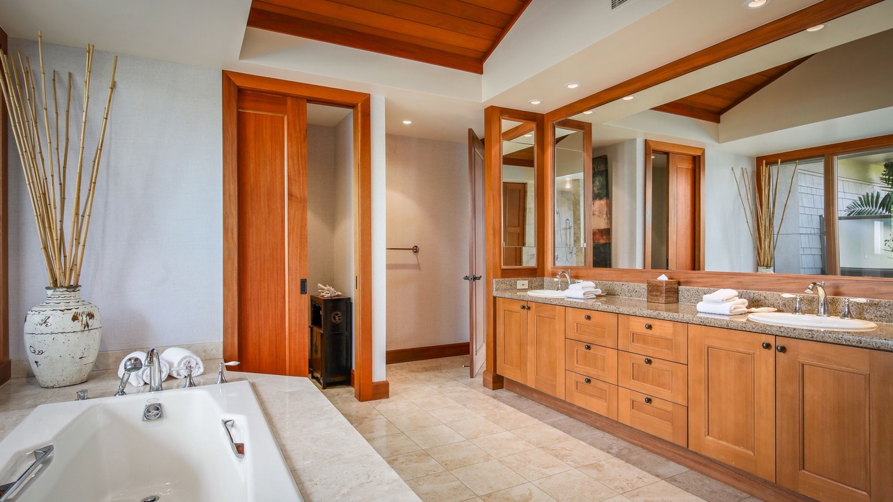 Photo of Bathroom in Kaupulehu