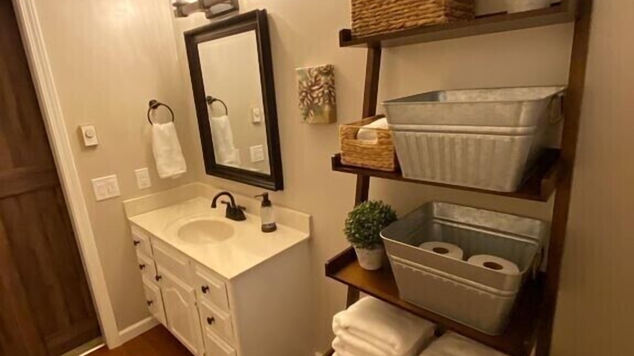 Photo of Bathroom in Newland
