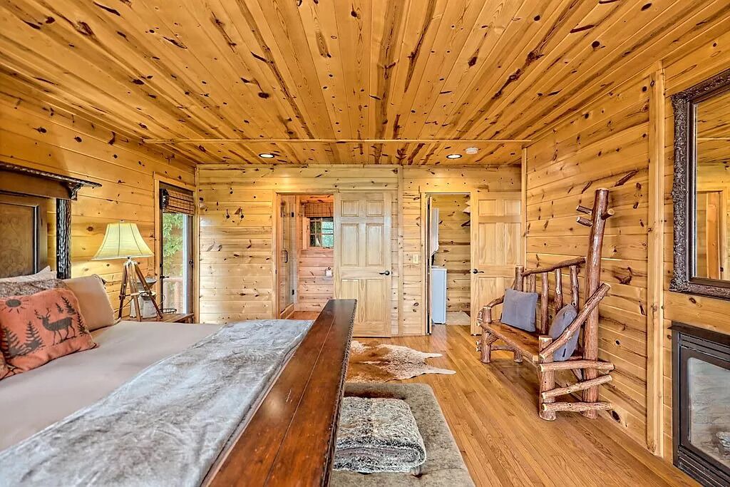 Photo of Bedroom in Bryson City