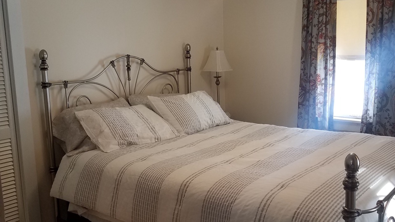 Photo of Bedroom in New Vineyard