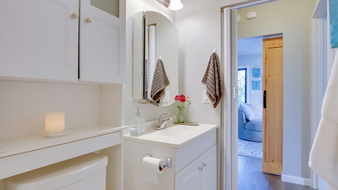 Photo of Bathroom in Historic Kailua Village
