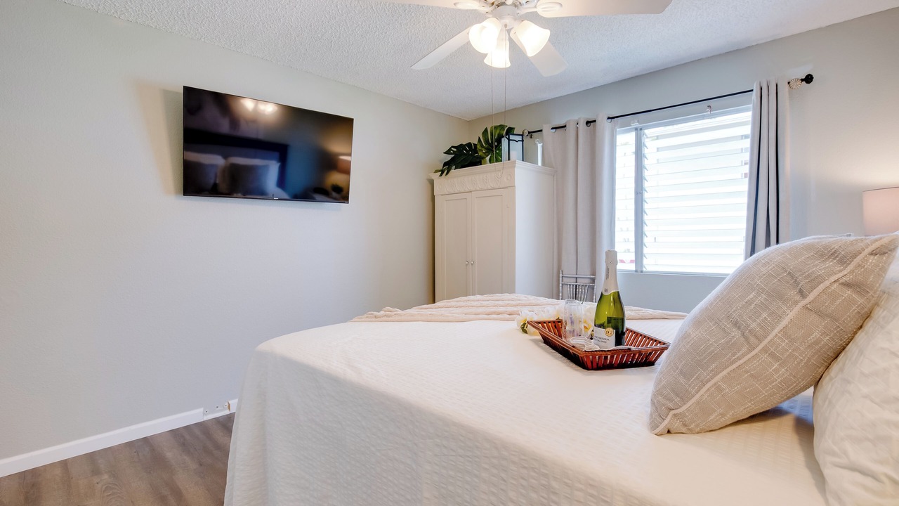 Photo of Bedroom in Historic Kailua Village