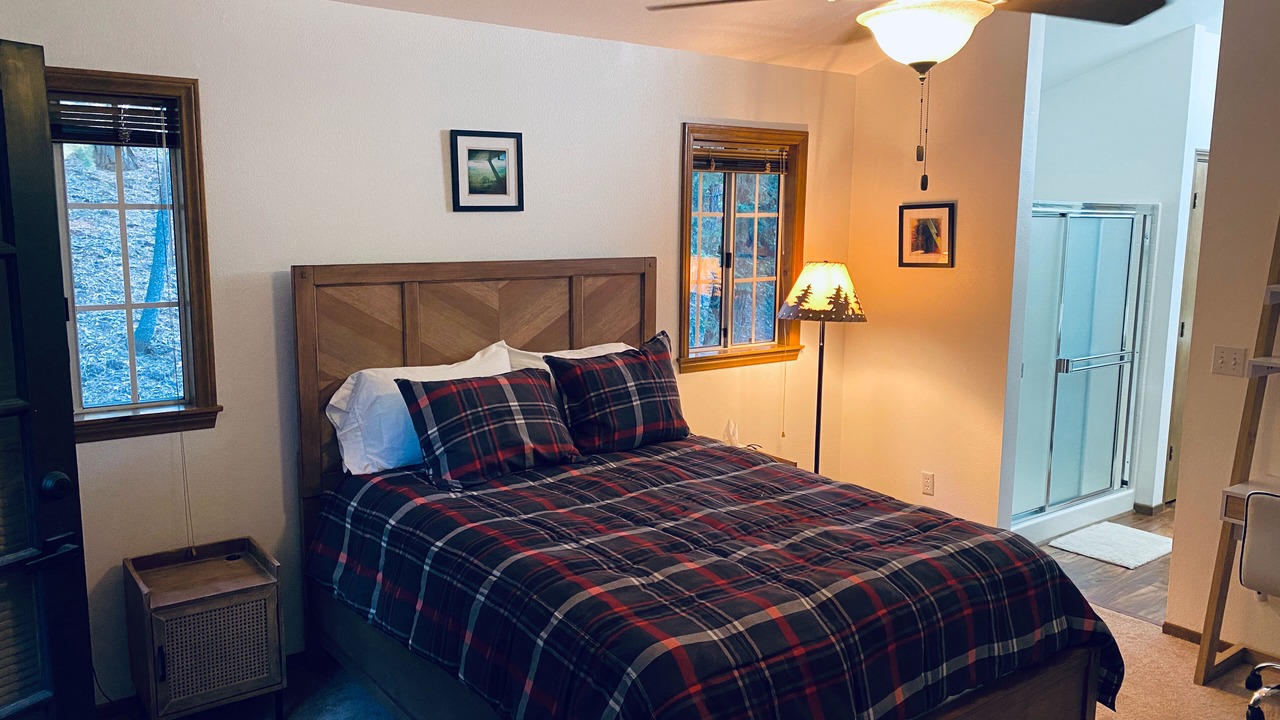 Photo of Bedroom in Cedar Glen