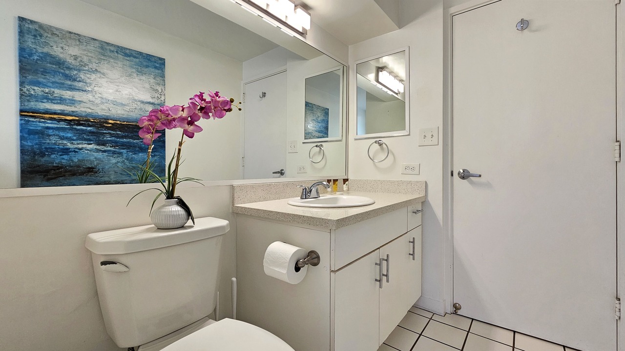 Photo of Bathroom in Diamond Head - Kapahulu - St. Louis