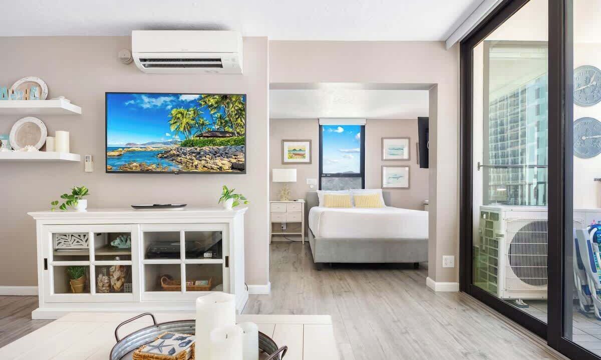 Photo of Bedroom in Waikiki