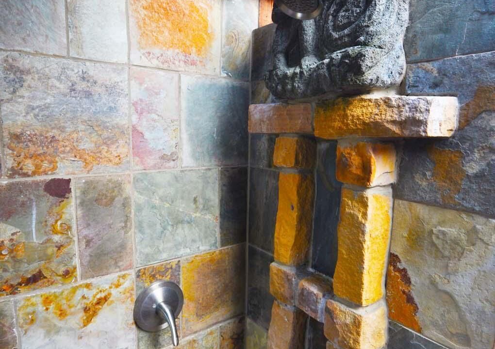 Photo of Bathroom in Laie