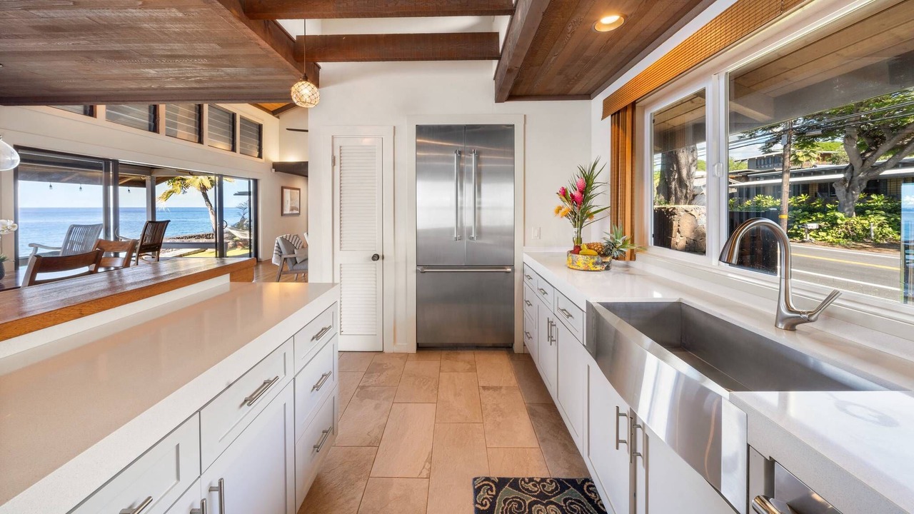 Photo of Kitchen in Kahaluu Bay