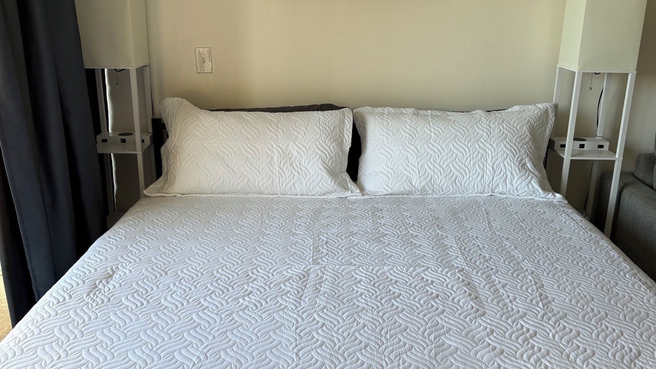 Photo of Bedroom in Waikiki