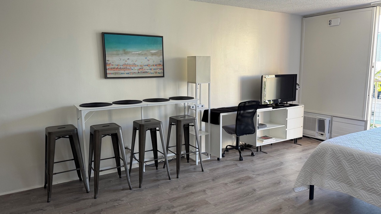 Photo of Bedroom in Waikiki