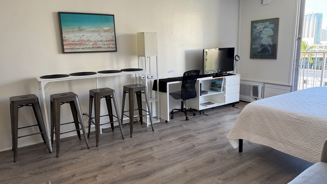 Photo of Bedroom in Waikiki