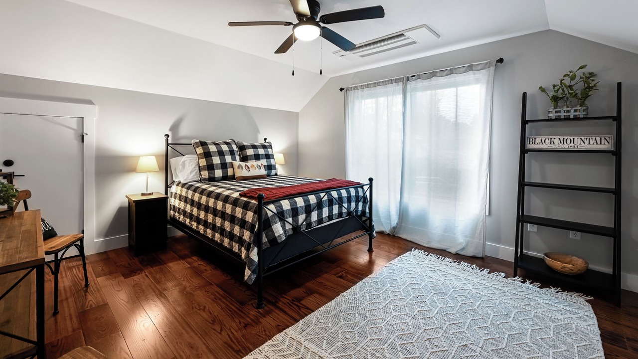 Photo of Bedroom in Black Mountain