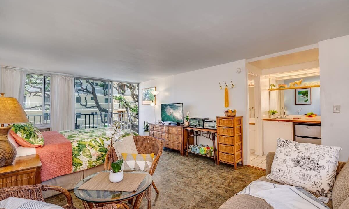 Photo of Livingroom in Diamond Head - Kapahulu - St. Louis