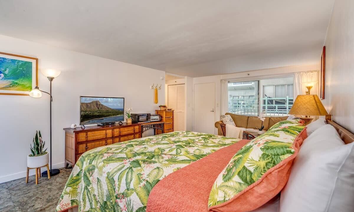 Photo of Bedroom in Diamond Head - Kapahulu - St. Louis