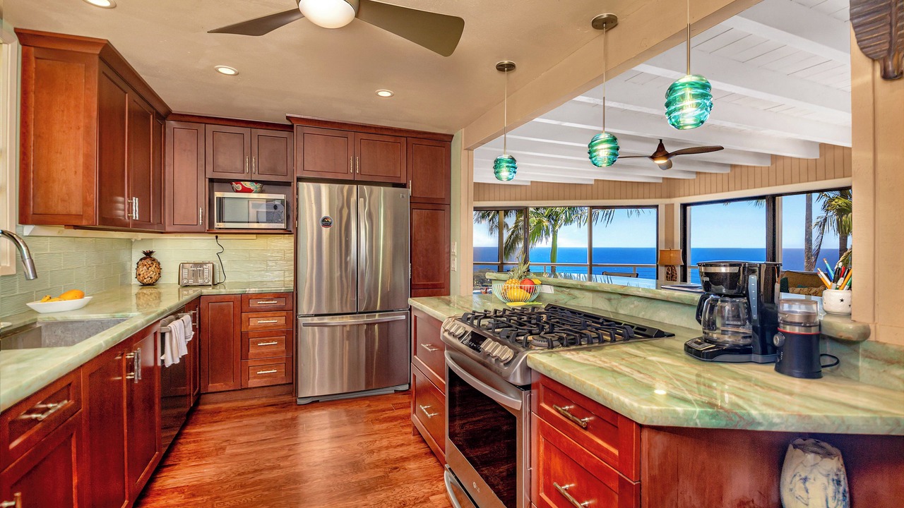 Photo of Kitchen in Laupahoehoe