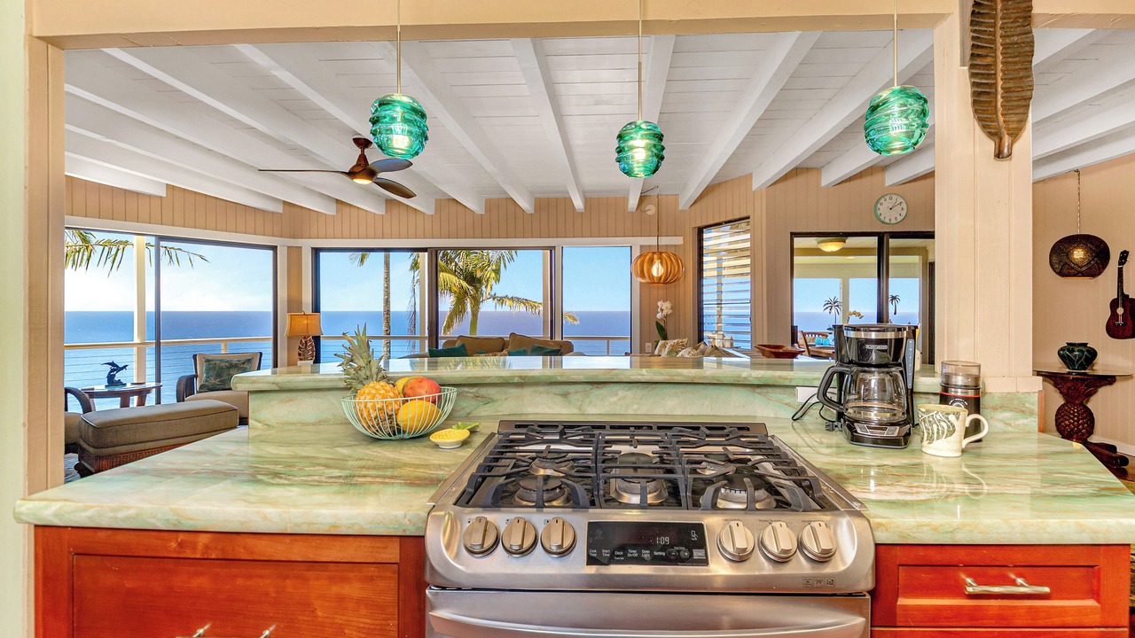 Photo of Kitchen in Laupahoehoe