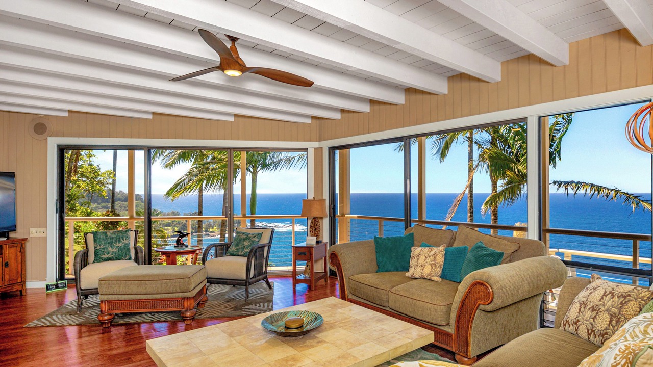 Photo of Livingroom in Laupahoehoe