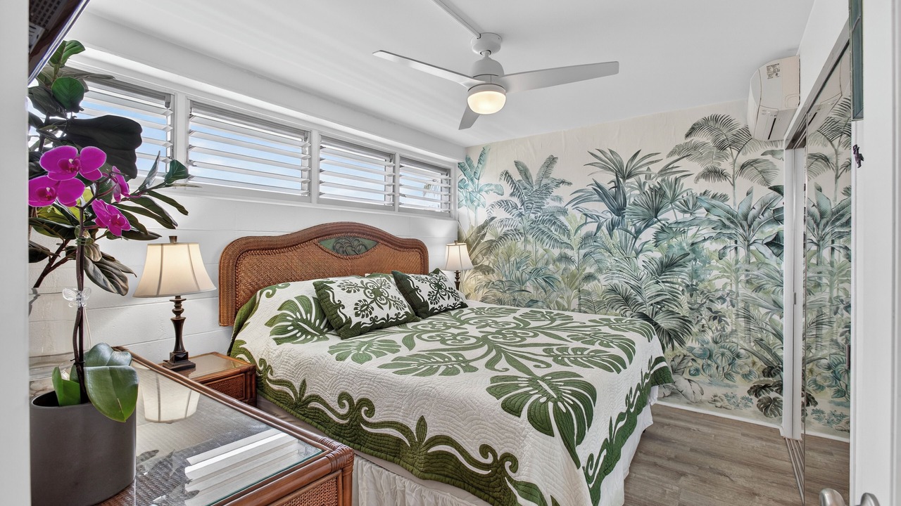 Photo of Bedroom in Historic Lahaina Front Street