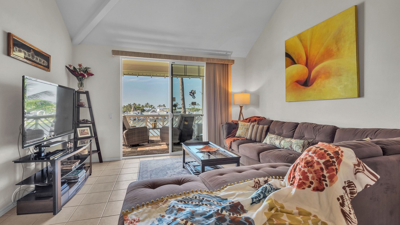 Photo of Livingroom in Waikoloa