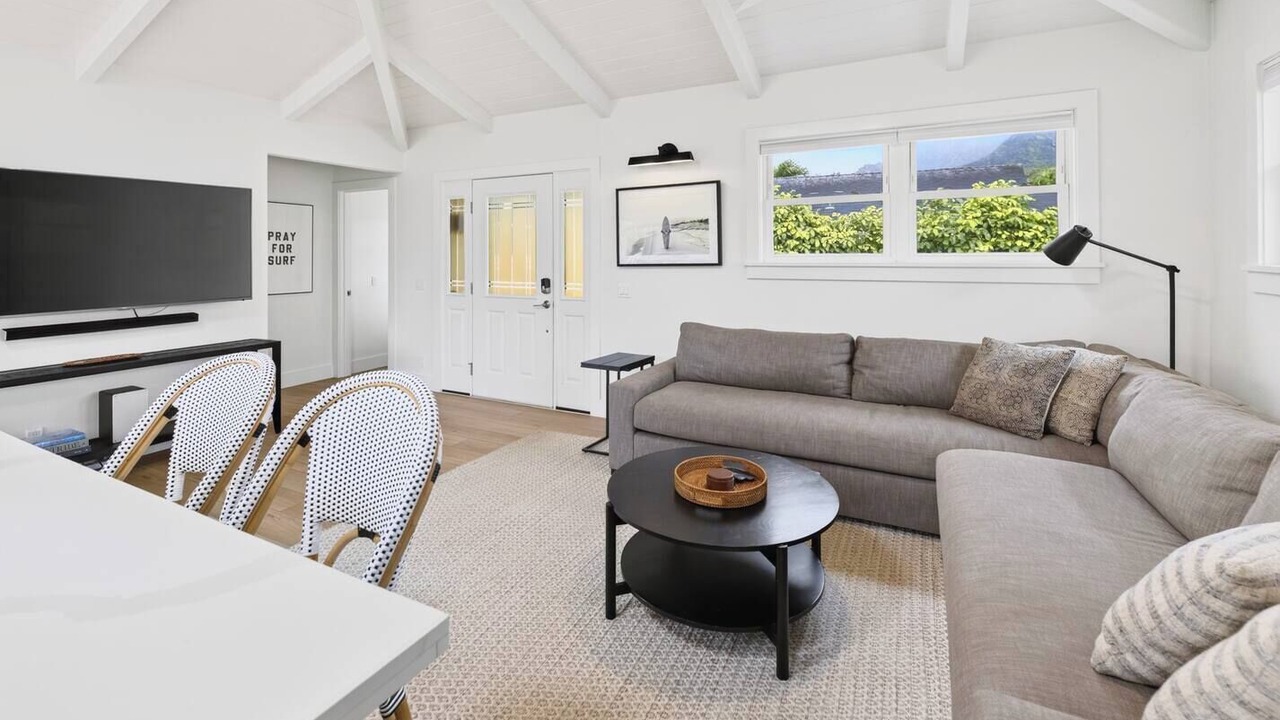 Photo of Livingroom in Hanalei
