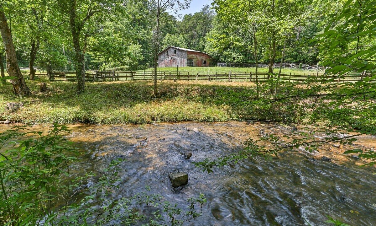 Photo of Others in Ellijay