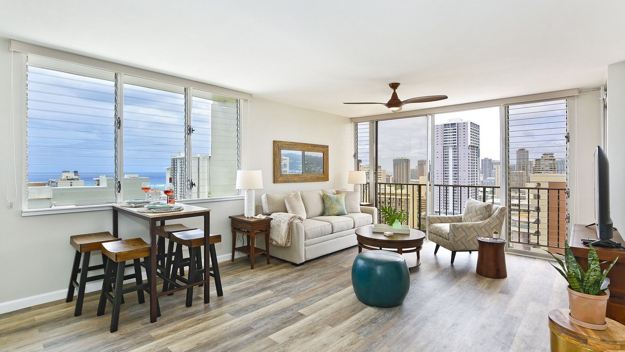 Photo of Livingroom in Waikiki