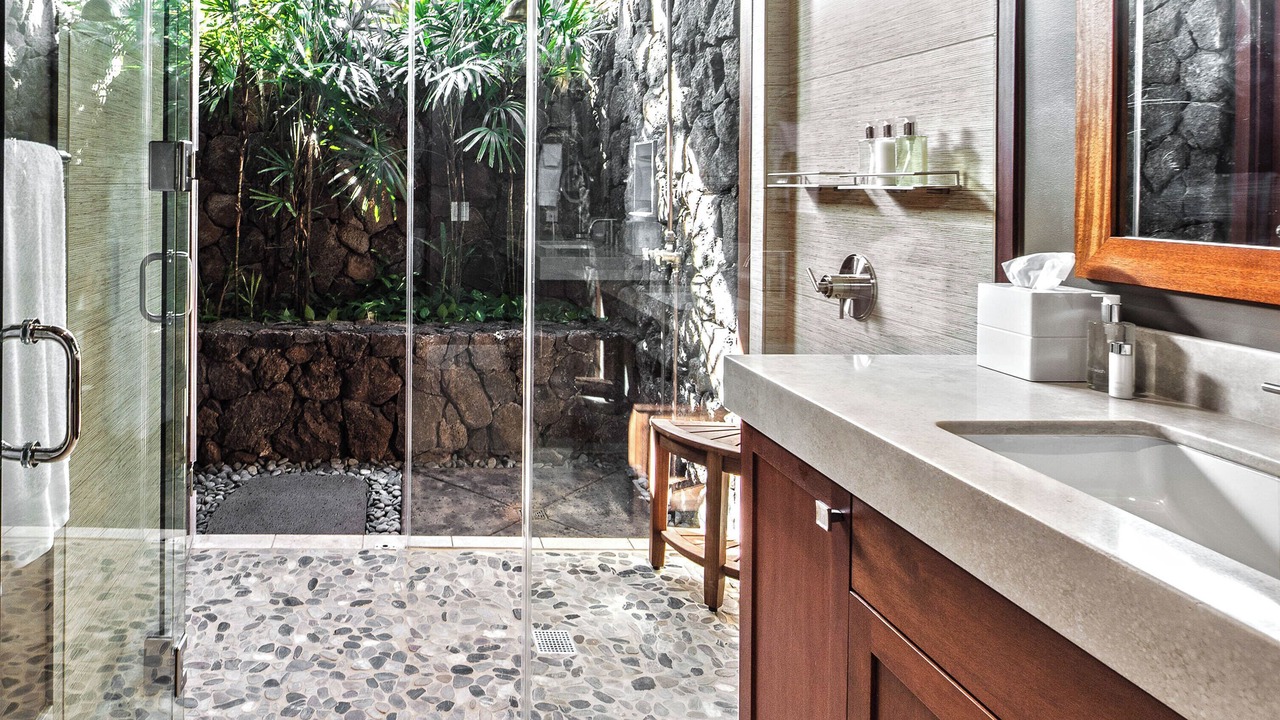 Photo of Bathroom in Poipu