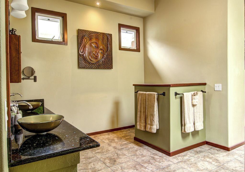 Photo of Bathroom in Keaau