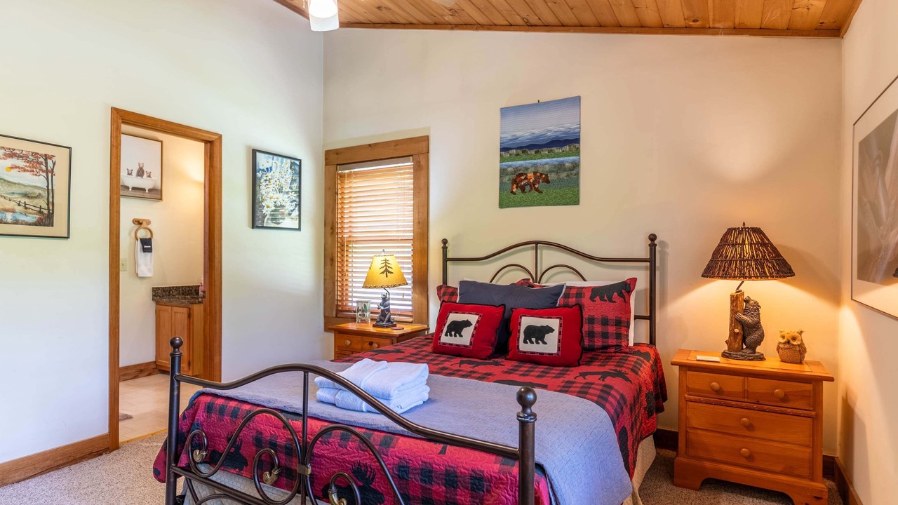 Photo of Bedroom in Sugar Grove