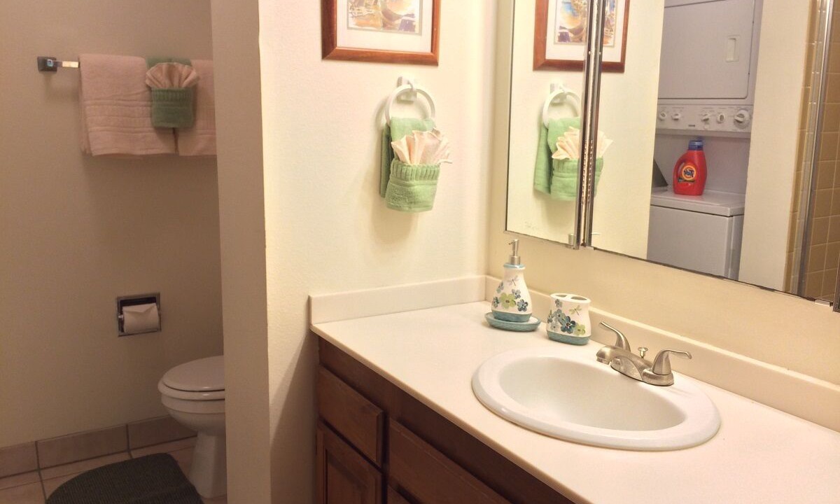 Photo of Bathroom in Kahaluu Bay