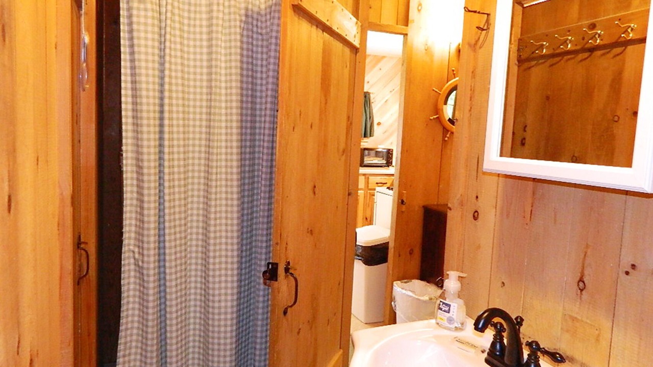 Photo of Bathroom in Sandy River