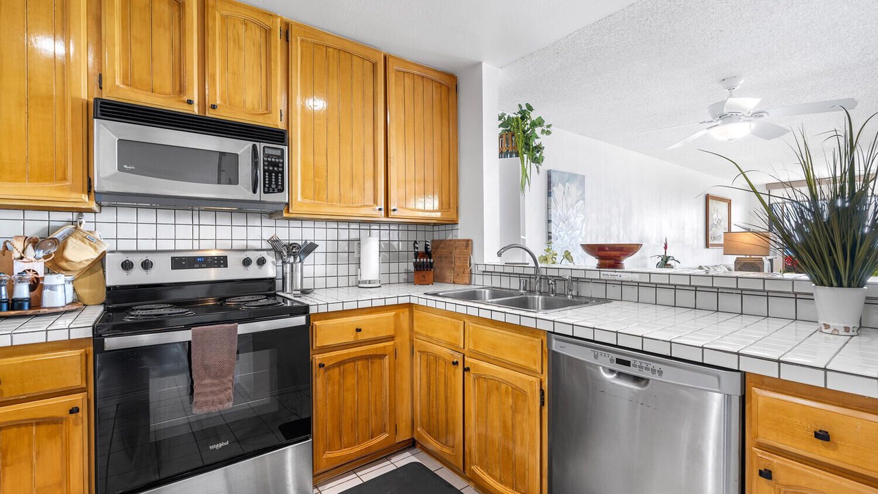 Photo of Kitchen in Kahaluu-Keauhou