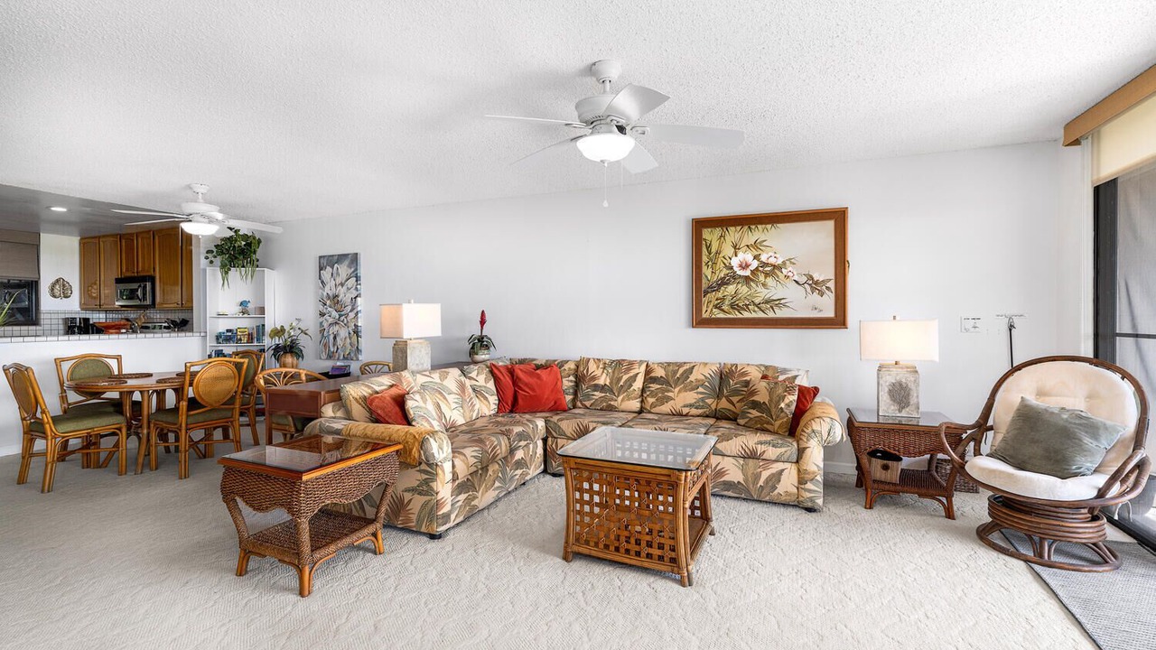 Photo of Livingroom in Kahaluu-Keauhou