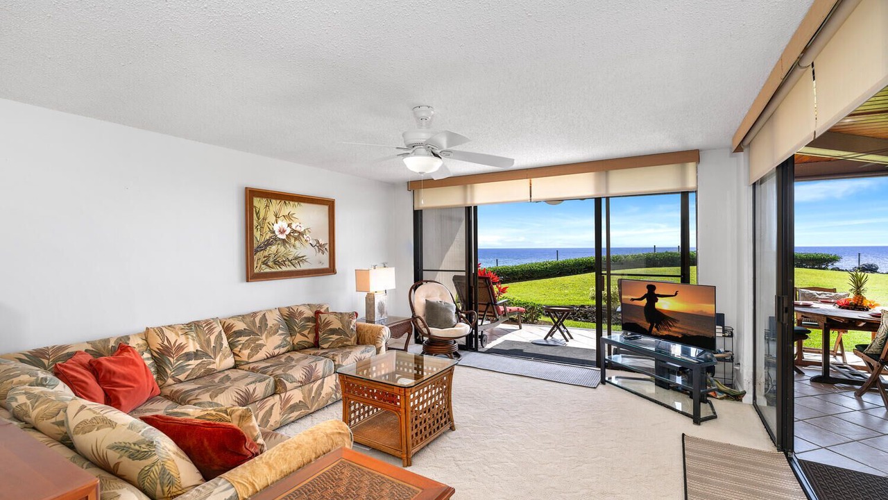 Photo of Livingroom in Kahaluu-Keauhou