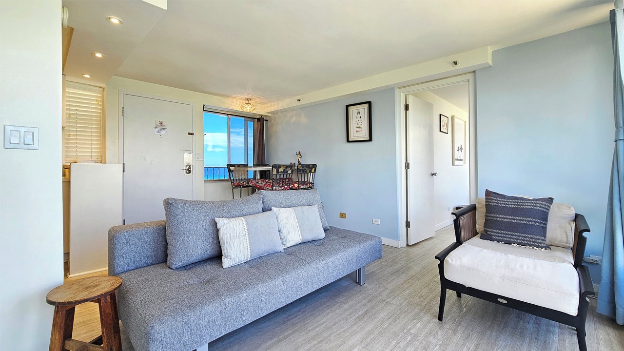 Photo of Livingroom in Diamond Head - Kapahulu - St. Louis