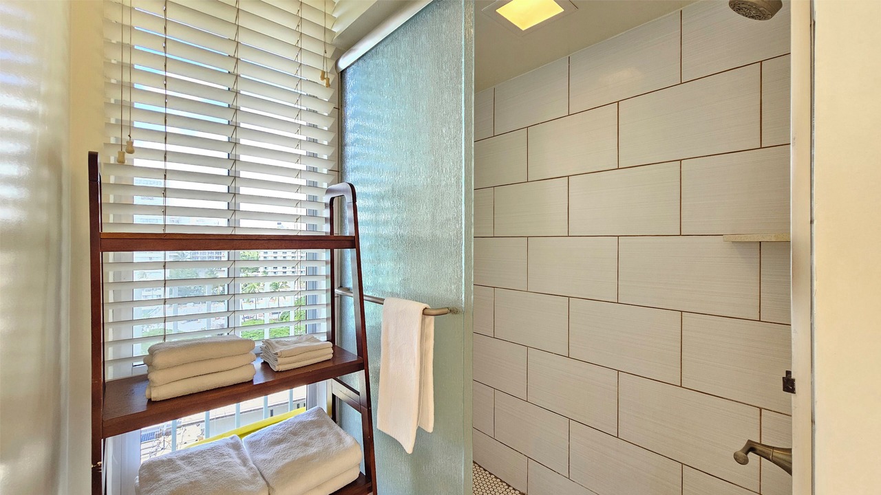 Photo of Bathroom in Diamond Head - Kapahulu - St. Louis