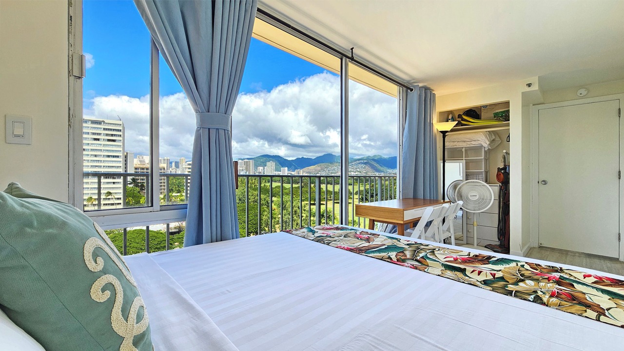 Photo of Bedroom in Diamond Head - Kapahulu - St. Louis